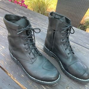 New without tags mens biker boots